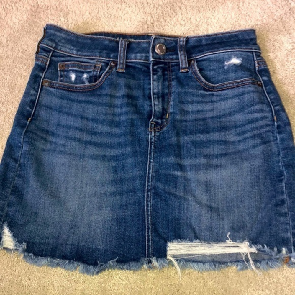 American Eagle Outfitters Distressed Jean Denim‎ Mini Skirt Women’s size 4